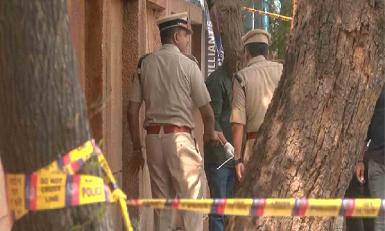 Material used in blast outside Delhi school resembles crude bomb, says forensic lab sources; Probe underway Material used in blast outside Delhi school resembles crude bomb, says forensic lab sources; Probe underway