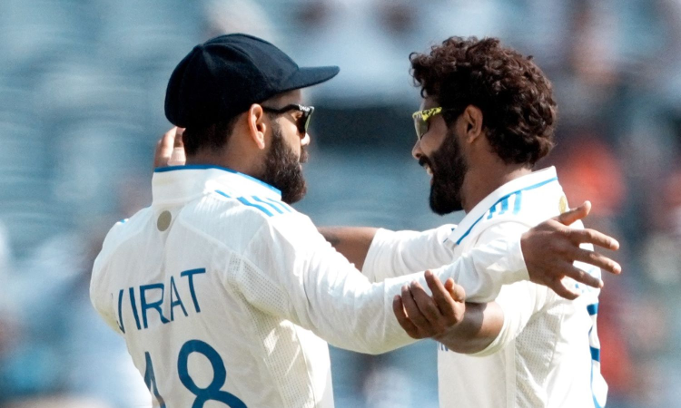 India bowl out NZ for 255; need to chase 359 to win second Test India bowl out NZ for 255; need to chase 359 to win second Test