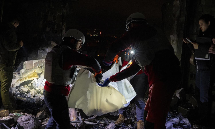 Russian strikes on Kyiv and central Ukraine kill 2 teenagers, injure dozens Russian strikes on Kyiv and central Ukraine kill 2 teenagers, injure dozens