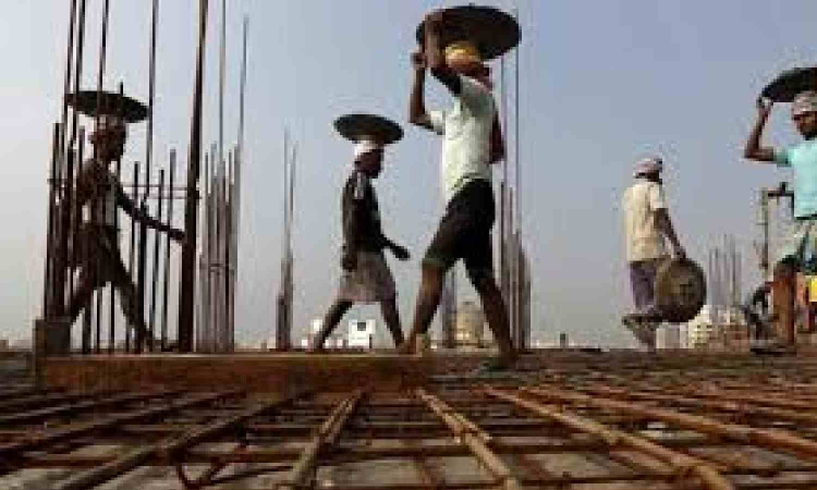 8.70 lakh migrant workers living in Tamil Nadu without social benefits