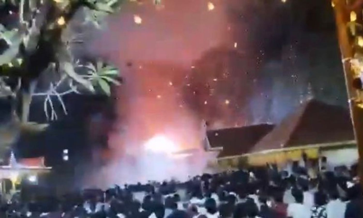 Over 150 injured, 8 seriously, in fireworks accident at Kerala temple festival