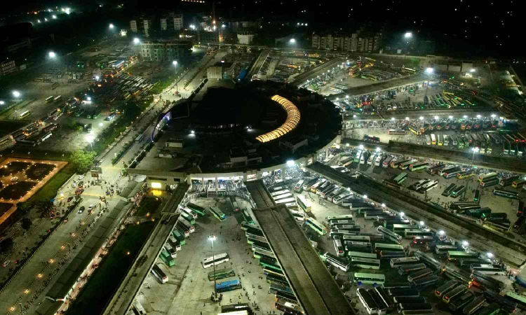 During festival rush, Kilambakkam had promotional videos sans adequate services, says AIADMK