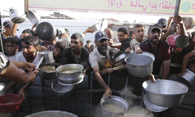 Hungry Palestinians in north Gaza search for food, sealed off from aid by Israeli siege