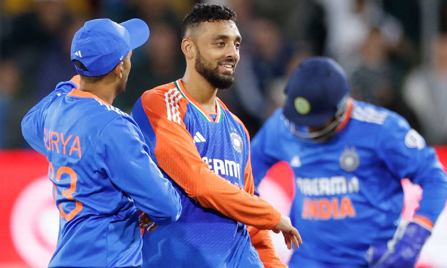 Chakravarthy’s five-for helps India keep England to 171/9 in 3rd T20I