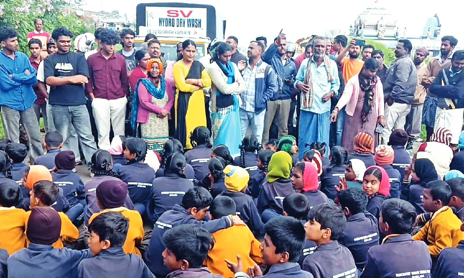 Coimbatore: Students block Kalhatty Road seeking classrooms, traffic hit