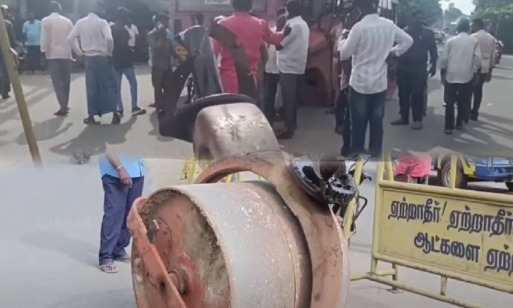 Road roller wheel detaches, collides with government bus in Tiruvarur; five injured