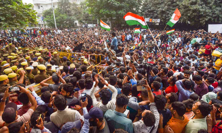 Those who talk of One Nation, One Election cannot manage exams on single day: Akhilesh Those who talk of One Nation, One Election cannot manage exams on single day: Akhilesh