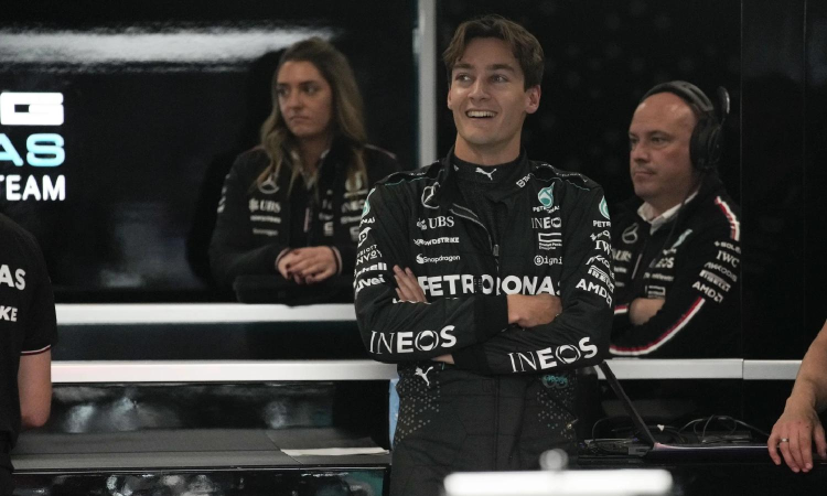 Russell puts Mercedes on pole at Las Vegas and Verstappen nips Norris in championship battle