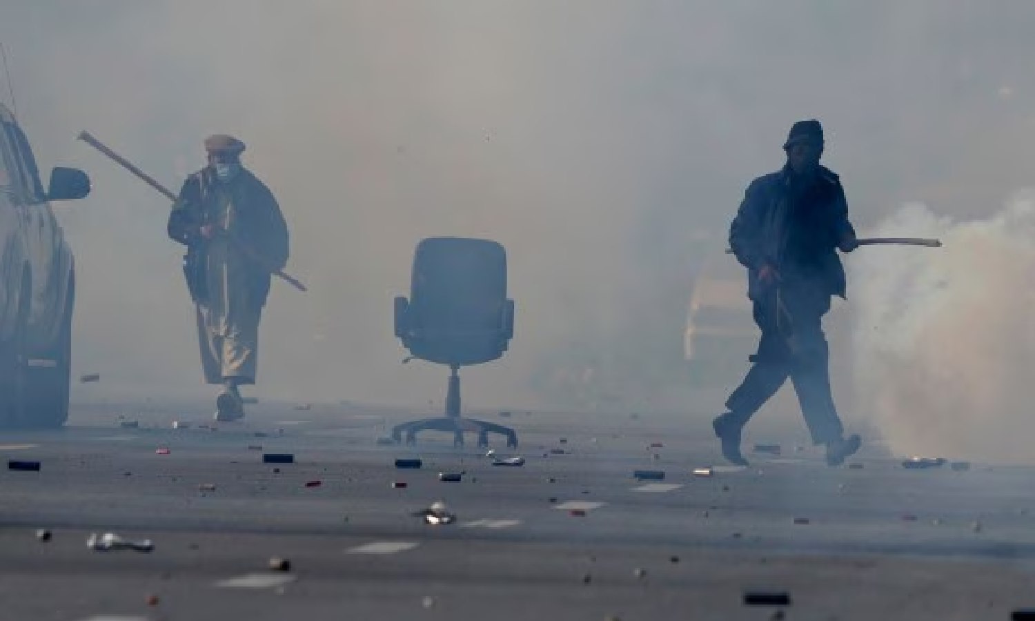 Six security personnel killed during protests by Imran Khans party; shoot at sight orders for army in Pakistan Six security personnel killed during protests by Imran Khans party; shoot at sight orders for army in Pakistan