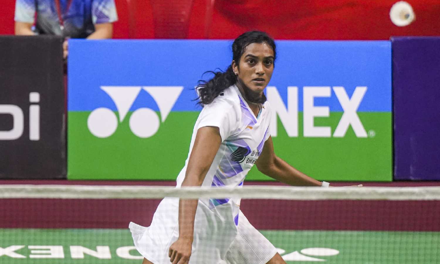 Sindhu survives scare before entering quarters