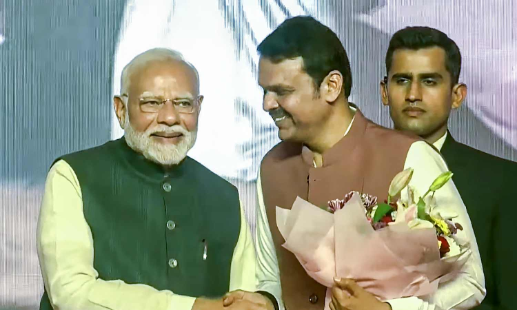 Fadnavis sworn in as Maharashtra CM; Shinde, Ajit Pawar take oath as his deputies Fadnavis sworn in as Maharashtra CM; Shinde, Ajit Pawar take oath as his deputies