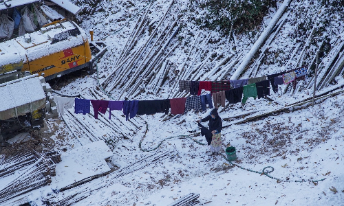 Himachal receives seasons first snowfall, 87 roads closed