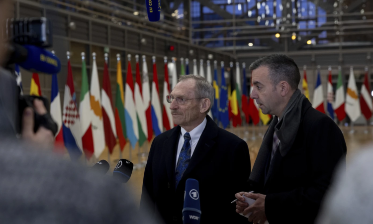 EU lets Bulgaria, Romania fully integrate into Europes ID-check-free travel zone EU lets Bulgaria, Romania fully integrate into Europes ID-check-free travel zone