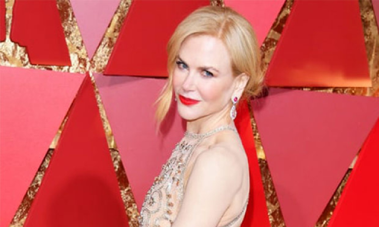 Nicole Kidman considered leaving acting after giving birth to first child