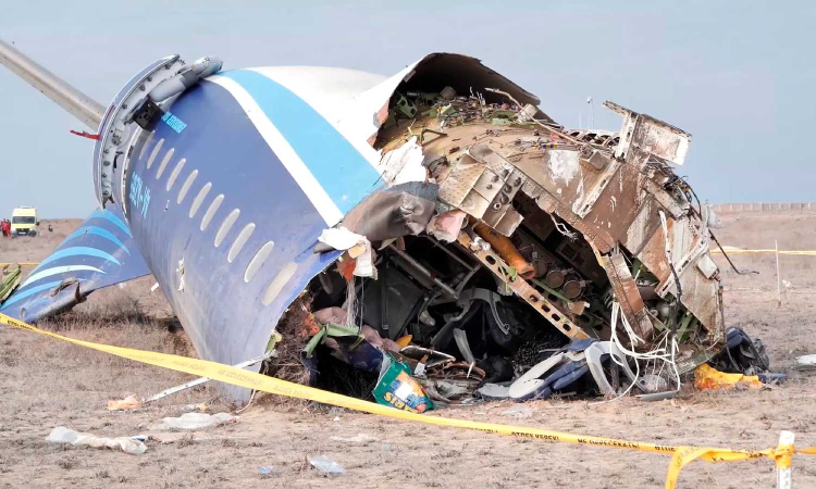 Azerbaijani airliner crashes in Kazakhstan, killing 38: Officials Azerbaijani airliner crashes in Kazakhstan, killing 38: Officials