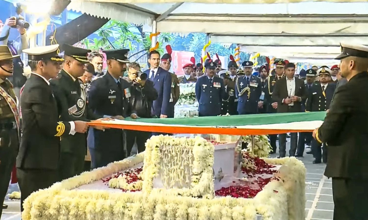 Govt insulted Manmohan Singh by holding last rites at Nigambodh Ghat, not at dedicated place: Congress