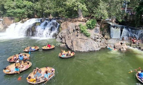 Tourists opt to welcome New Year in the hills; Ooty, Yercaud and Hogenekkal become crowd favourites