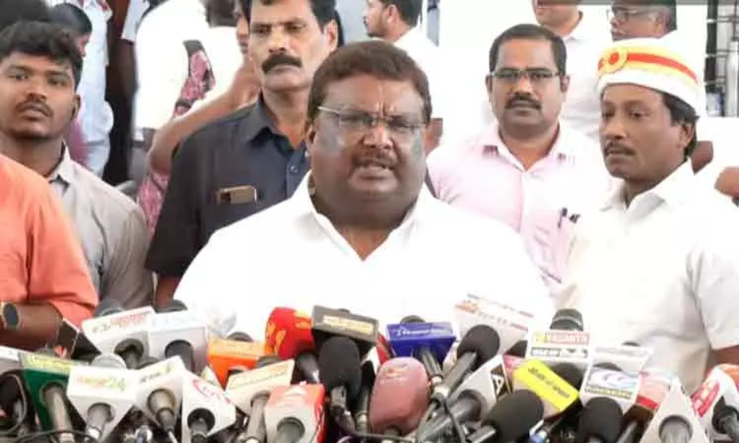 Guv Ravi must apologise for insulting TNLA: Minister Sivasankar Guv Ravi must apologise for insulting TNLA: Minister Sivasankar