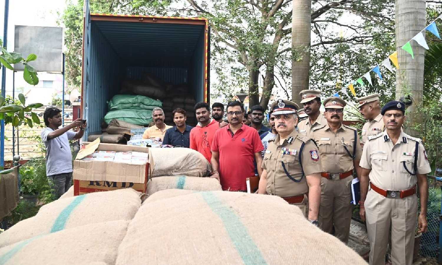 Three arrested by Avadi cops for smuggling gutkha from Karnataka