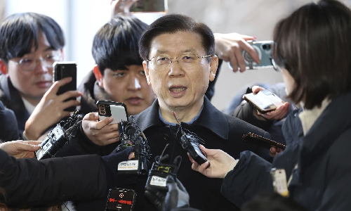 South Korean police question presidential security chief as rift over detaining president deepens