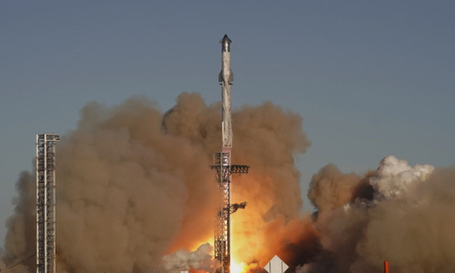 SpaceX loses spacecraft after catching rocket booster at launch pad in latest Starship test