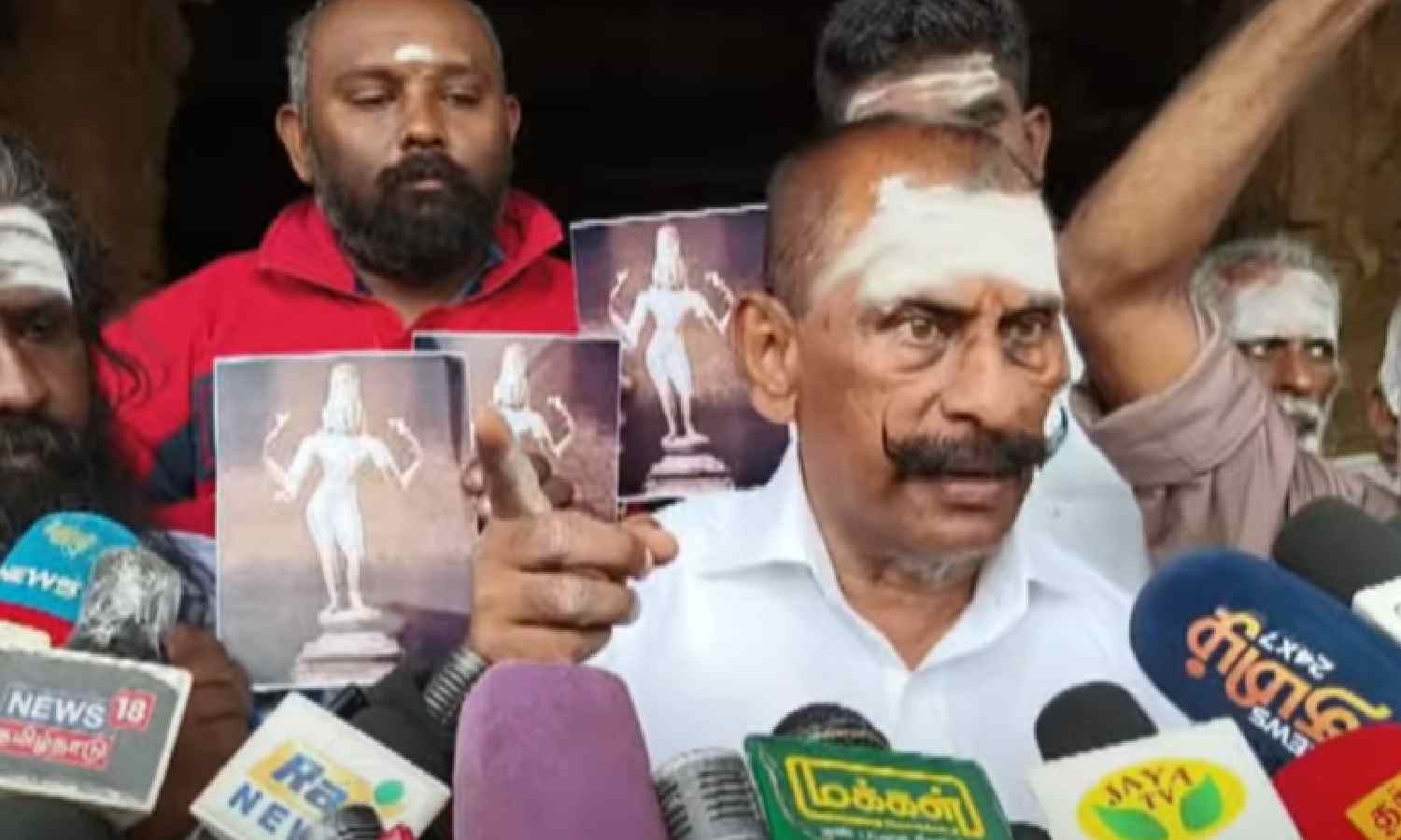 Smuggler Subhash Kapoor’s US-based sister stashed 39 stolen idols worth Rs 280 crore, alleges ex-IPS officer Smuggler Subhash Kapoor’s US-based sister stashed 39 stolen idols worth Rs 280 crore, alleges ex-IPS officer