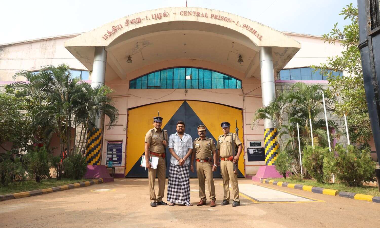 Puzhal prison turns into shooting spot for Accused