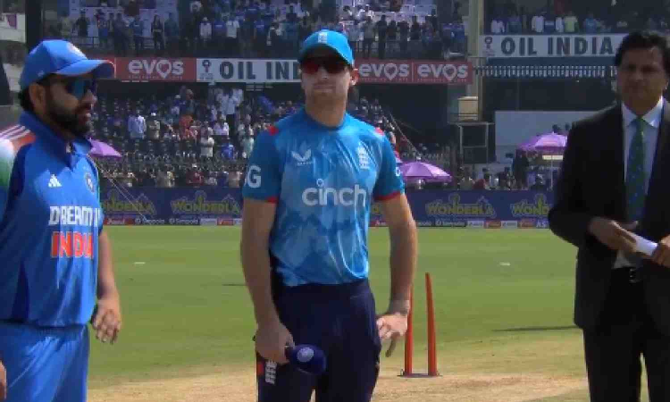 England win toss, elect to bat against India in second ODI England win toss, elect to bat against India in second ODI