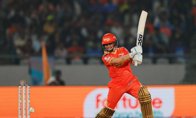 Gardner, Mooney fifties carry Gujarat Giants to 201/5 against RCB Gardner, Mooney fifties carry Gujarat Giants to 201/5 against RCB
