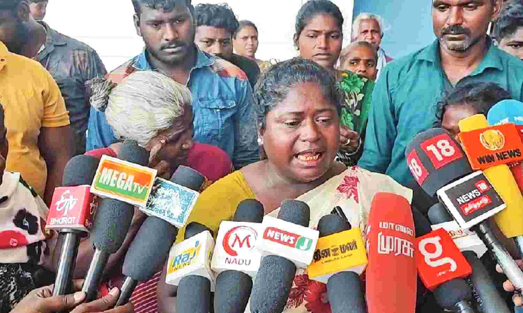 Tirupur Kuravars accuse cops of foisting false triple murder case Tirupur Kuravars accuse cops of foisting false triple murder case