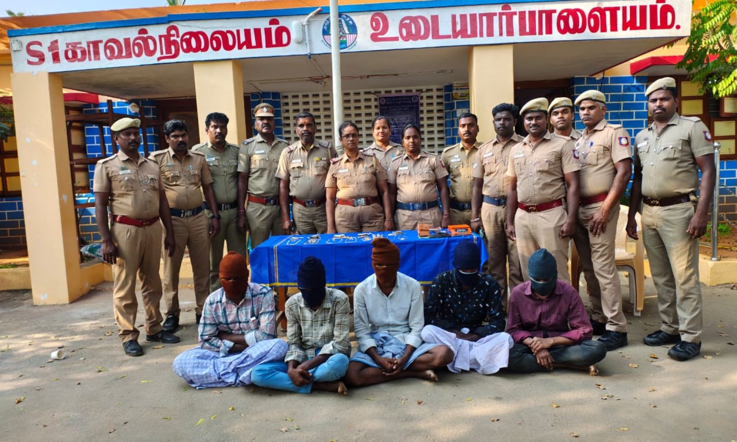 37 sovereigns gold recovered from 5 thieves in Ariyalur
