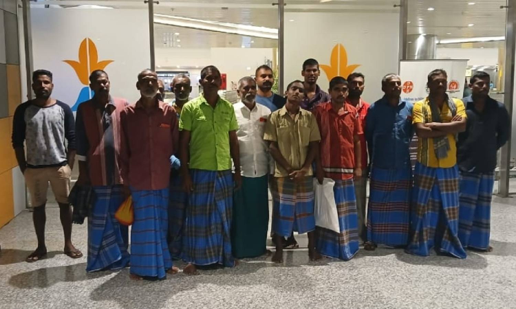 15 TN fishermen released from Sri Lankan prison arrive at Chennai airport 15 TN fishermen released from Sri Lankan prison arrive at Chennai airport