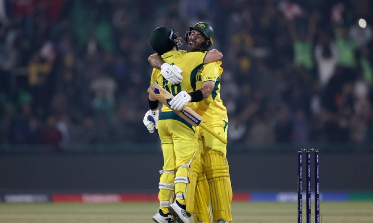 Champions Trophy: Australia beat England by 5 wickets Champions Trophy: Australia beat England by 5 wickets