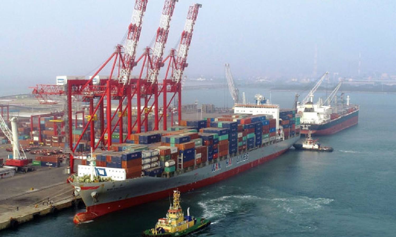 VOC Port attains highest single-day volume record with 2.04 lakh tonnes