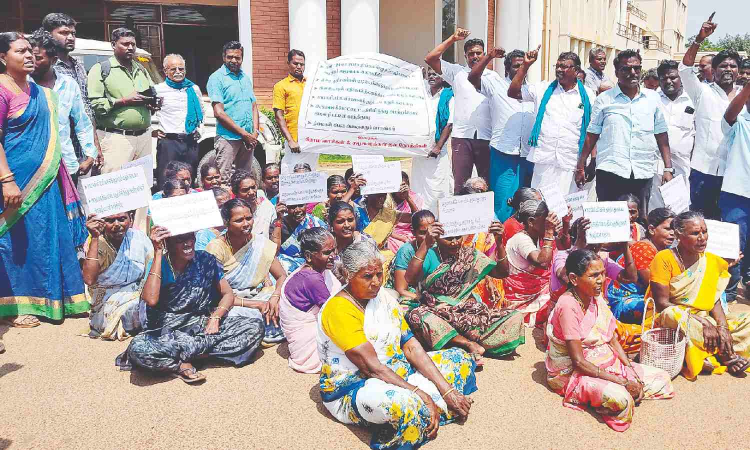 Thanjavur villagers seek removal of Tasmac outlet, arrested during Collectorate stir Thanjavur villagers seek removal of Tasmac outlet, arrested during Collectorate stir