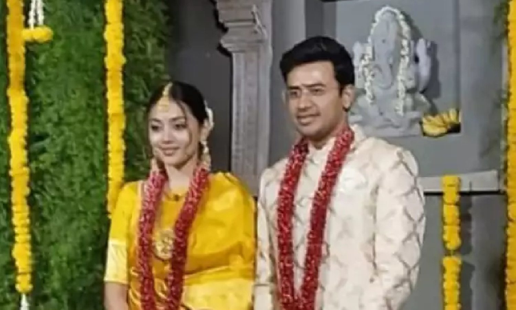 BJP MP Tejasvi Surya ties knot with Carnatic singer Sivasri Skandaprasad