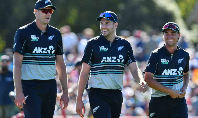 New Zealand beats Pakistan by 9 wickets in 1st T20I