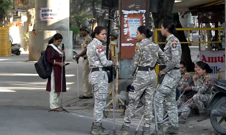 Curfew in parts of Nagpur after violence; Mayawati, Sena (UBT) hit out at Fadnavis govt