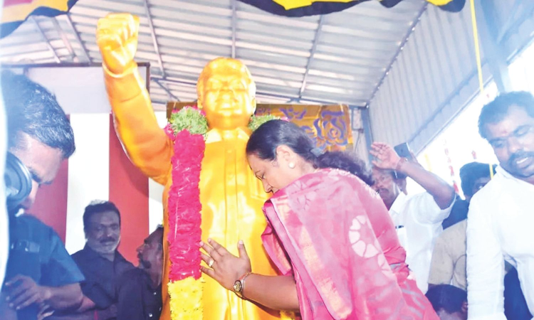 Focus on party building, no hurry for alliance: Premalatha