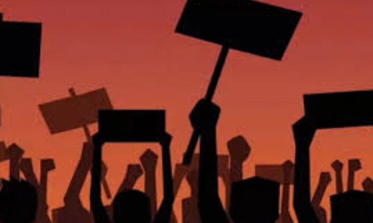 Visually impaired students stage relay protest against warden’s transfer in Thanjavur Visually impaired students stage relay protest against warden’s transfer in Thanjavur