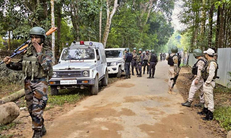 3 militants held in Manipurs Imphal West district 3 militants held in Manipurs Imphal West district