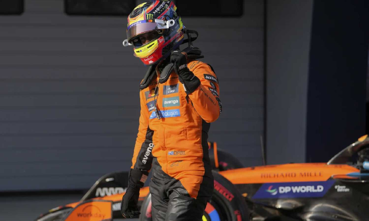 Formula 1: Piastri claims pole outpacing Russell & Leclerc in Bahrain GP