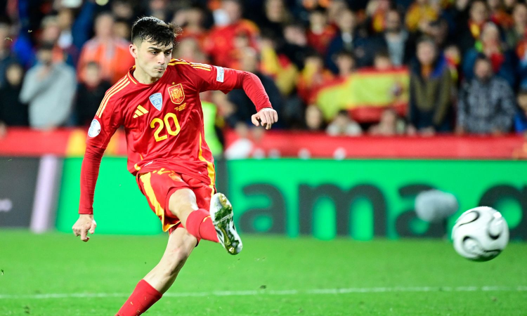 Spain edges Netherlands in shootout, reaches final four