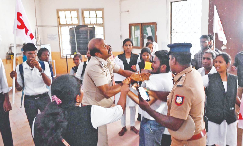 Chennai: Govt student gangraped by Insta friend; SI injured during protest against college administration