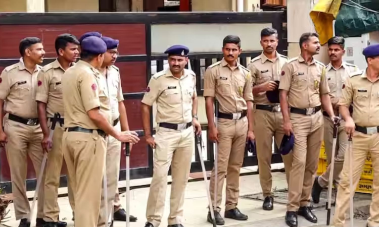 Police vigilance beefed up at Jaffer Iranis home locality in Thane