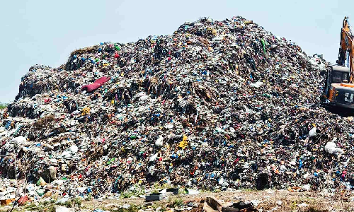 Chennai Citizen Connect: Trash mountain near Tiruneermalai irks residents, devotees