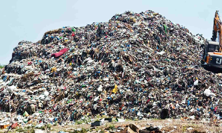 Chennai Citizen Connect: Trash mountain near Tiruneermalai irks residents, devotees