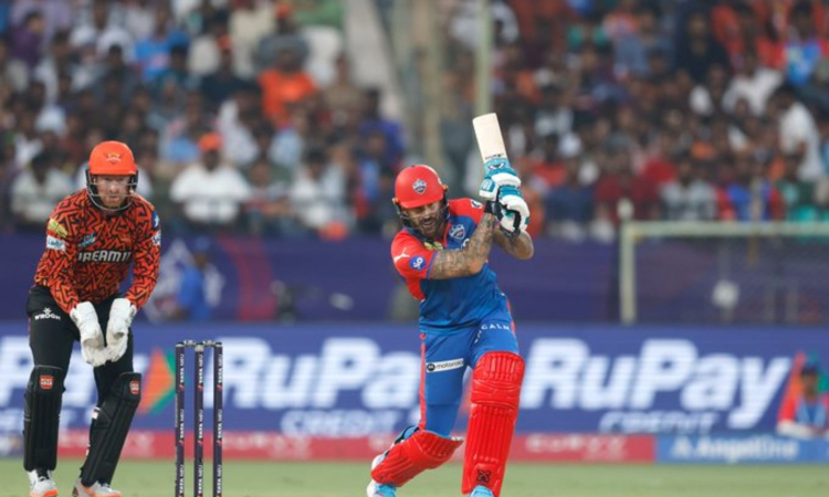 Starcs five-for, Du Plessis’ fifty propel DC to second straight win