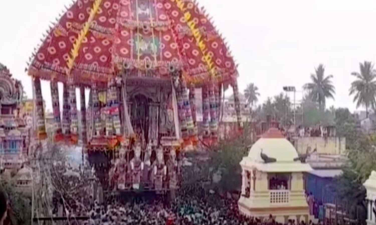 Tiruvarur district declares April 7 as holiday for Aazhi Therottam festival Tiruvarur district declares April 7 as holiday for Aazhi Therottam festival