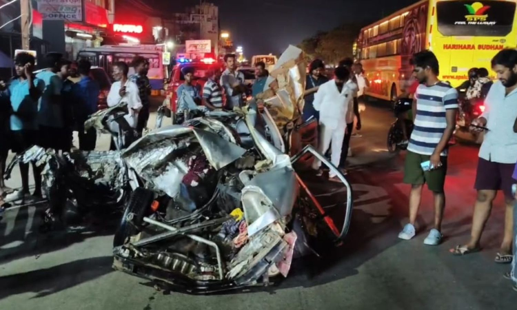 Three of a family including 1-year-old baby killed in lorry-car collision near Singaperumal Koil